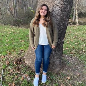 Meet your Posher, Lauren